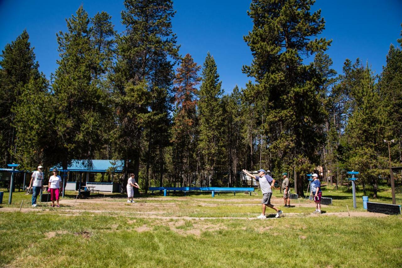 Bend-Sunriver Camping Resort Two-Bedroom Cabin 7 Exterior foto