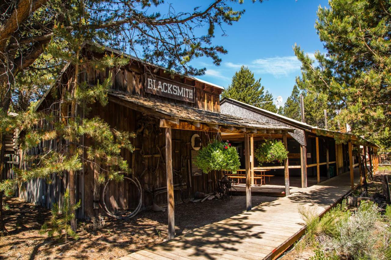 Bend-Sunriver Camping Resort Two-Bedroom Cabin 7 Exterior foto
